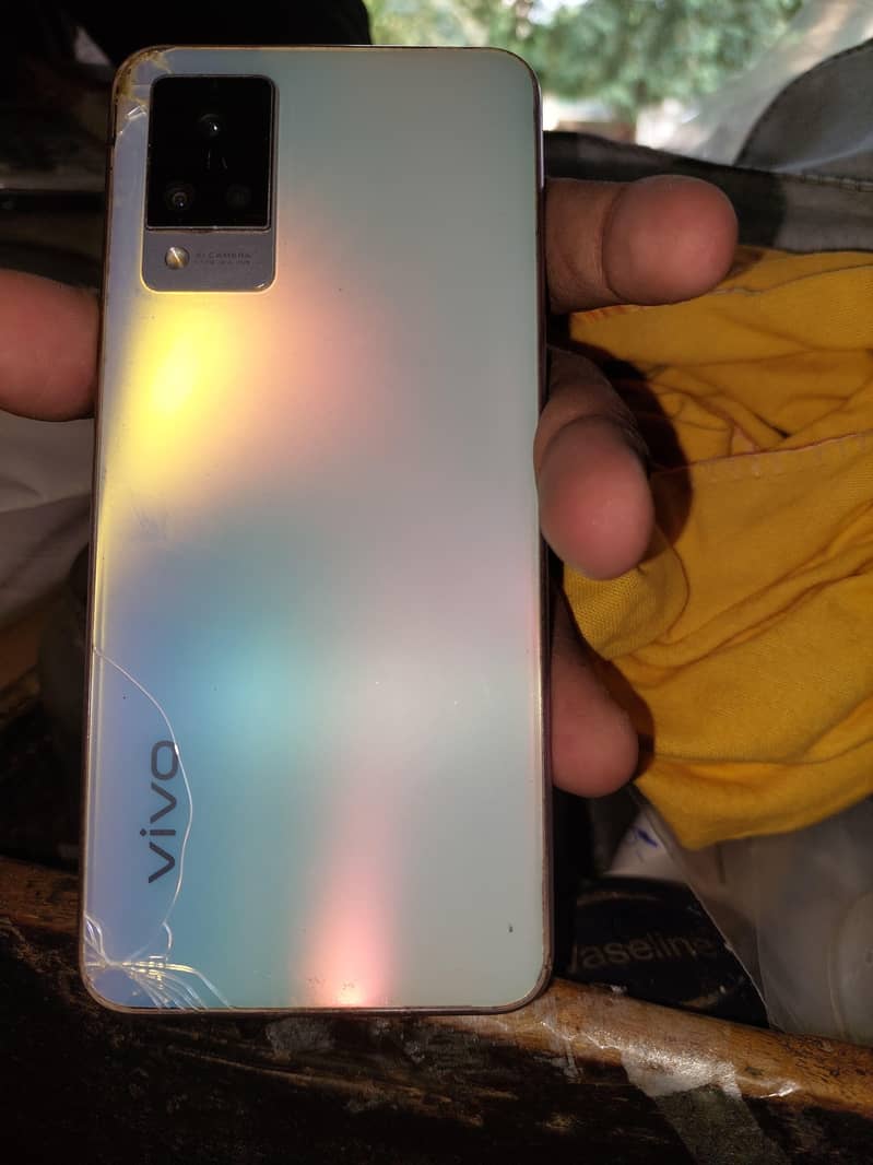 Vivo V21 1