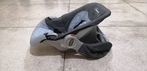 MAMALOVE 3-in-1 Baby Carrier / Rocking Cradle / Car Seat.