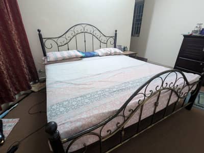 Selling Iron bed in good condition