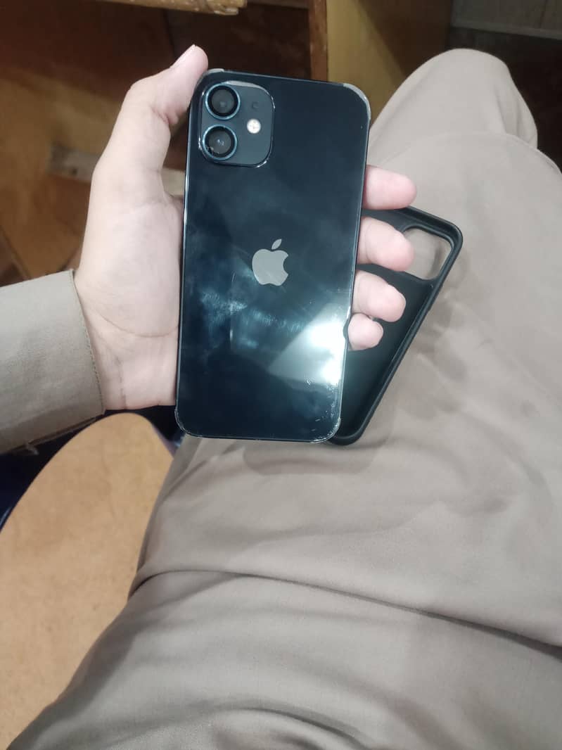 Apple iPhone 12 3