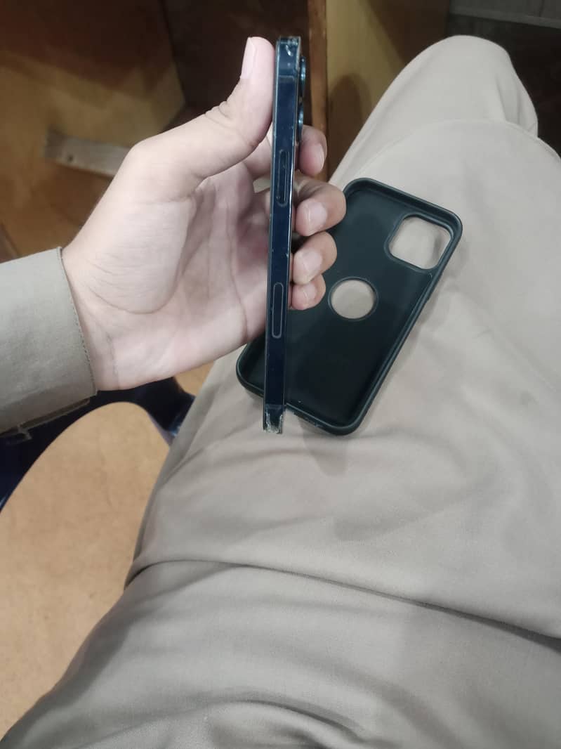 Apple iPhone 12 5