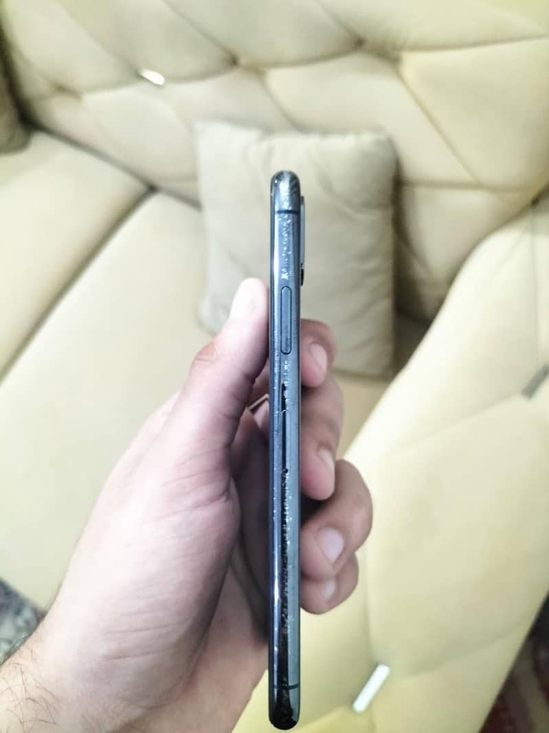 Apple iPhone X 5