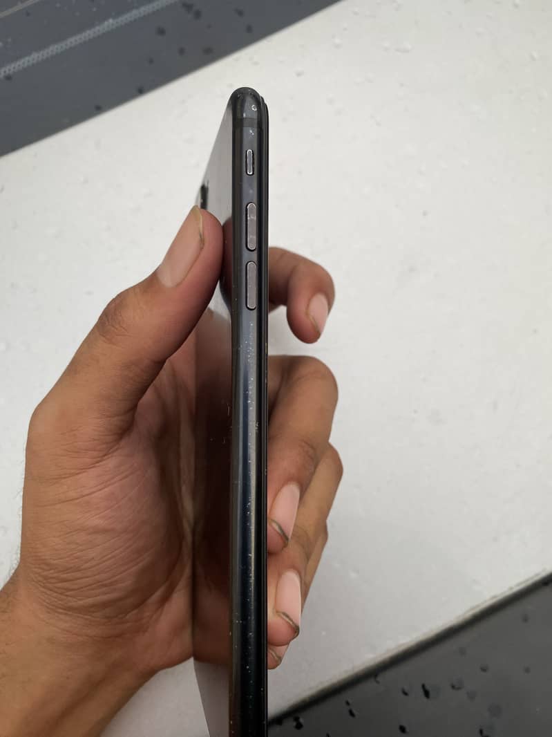 Apple iPhone 7 Plus 3