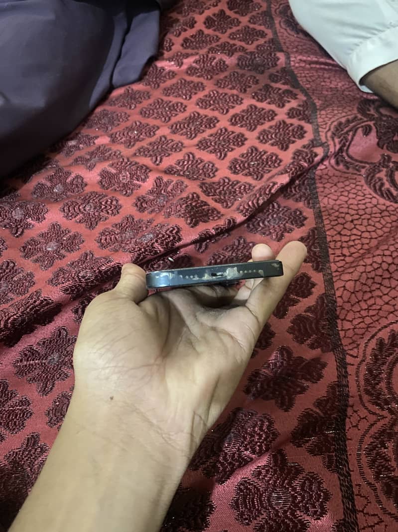 Apple iPhone 14 4