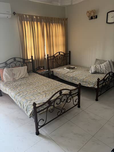 Bed set (2 single bed) with mattress