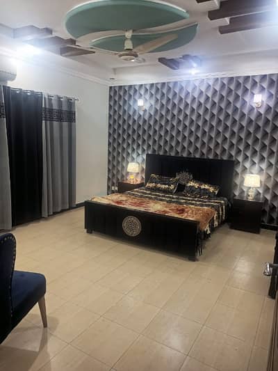 Fully Furnished (Daily, Weekly, Monthly) Basis Independent House 1 Kanal 4 Bed 200K, 1 Kanal 6 Bed 350K, For Rent Send Message On My WhatsApp & I Will Send Video