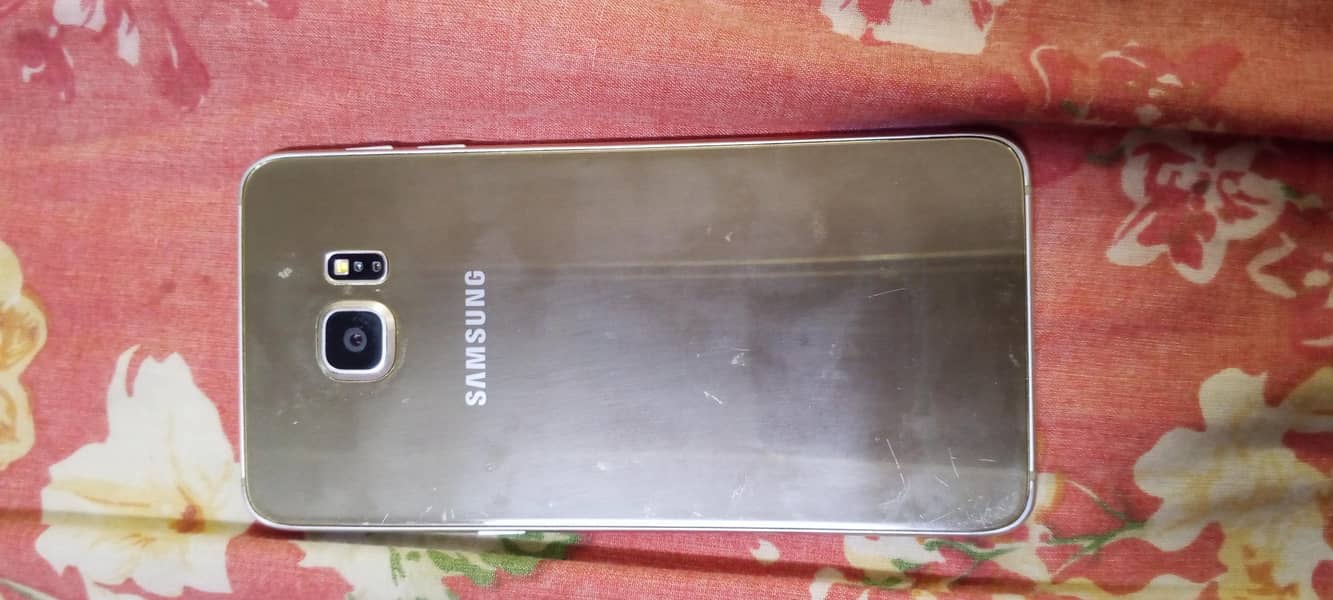 Samsung Mobile S6 Edge 1