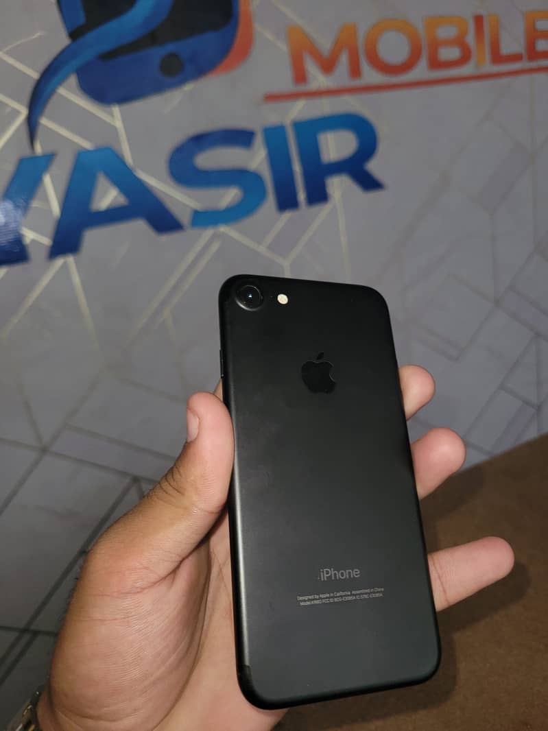 Apple iPhone 7 1