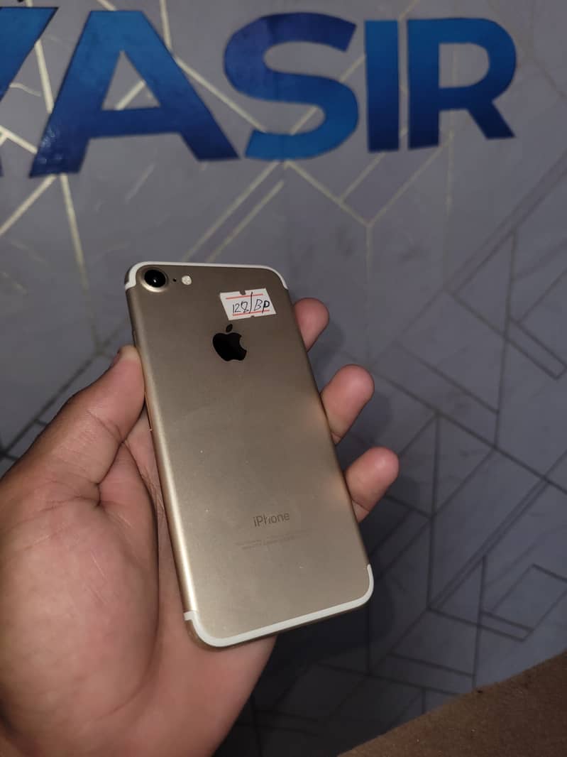 Apple iPhone 7 4