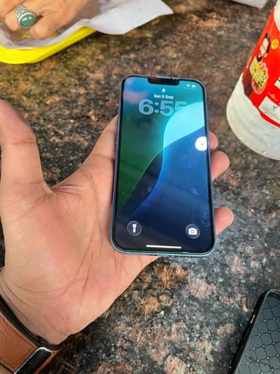 Apple iPhone 13