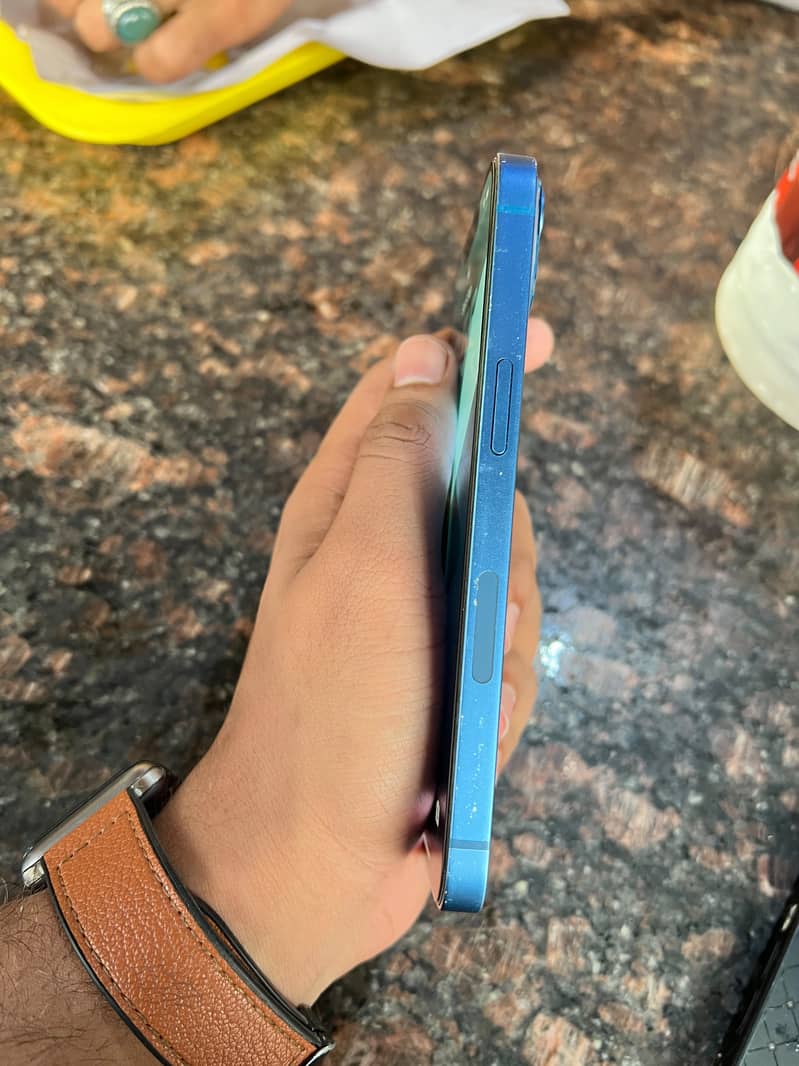 Apple iPhone 13 3