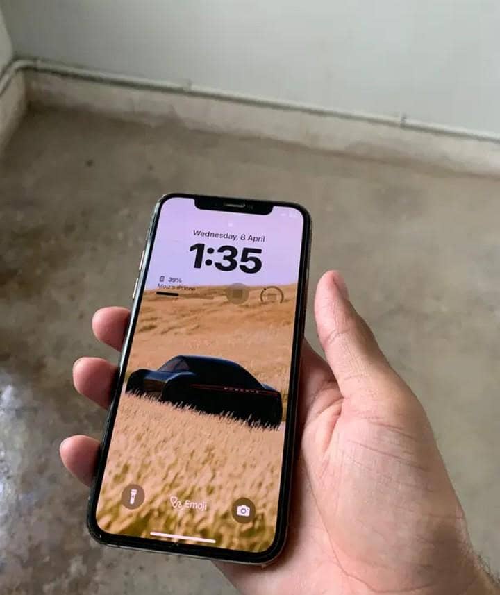 Apple iPhone XS 1