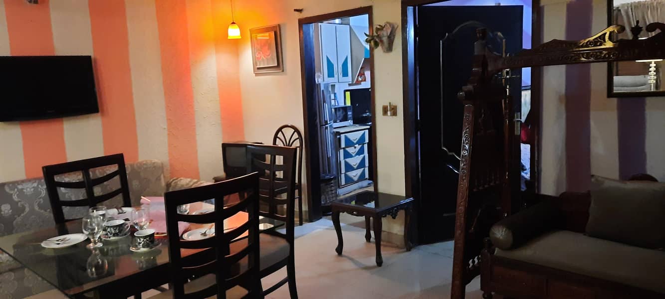 Dinning Table Available in Lahore 0