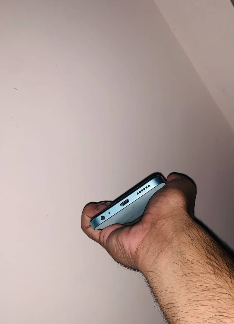 Tecno Spark Go 1 2