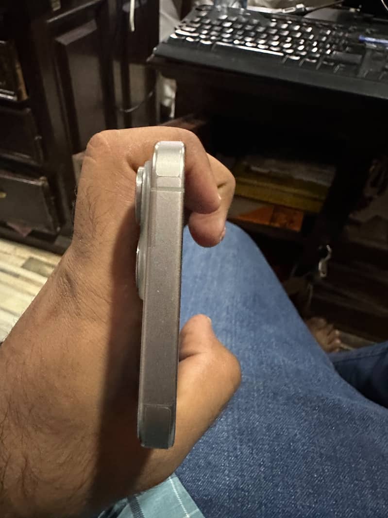 Apple iPhone 15 Pro Max 1