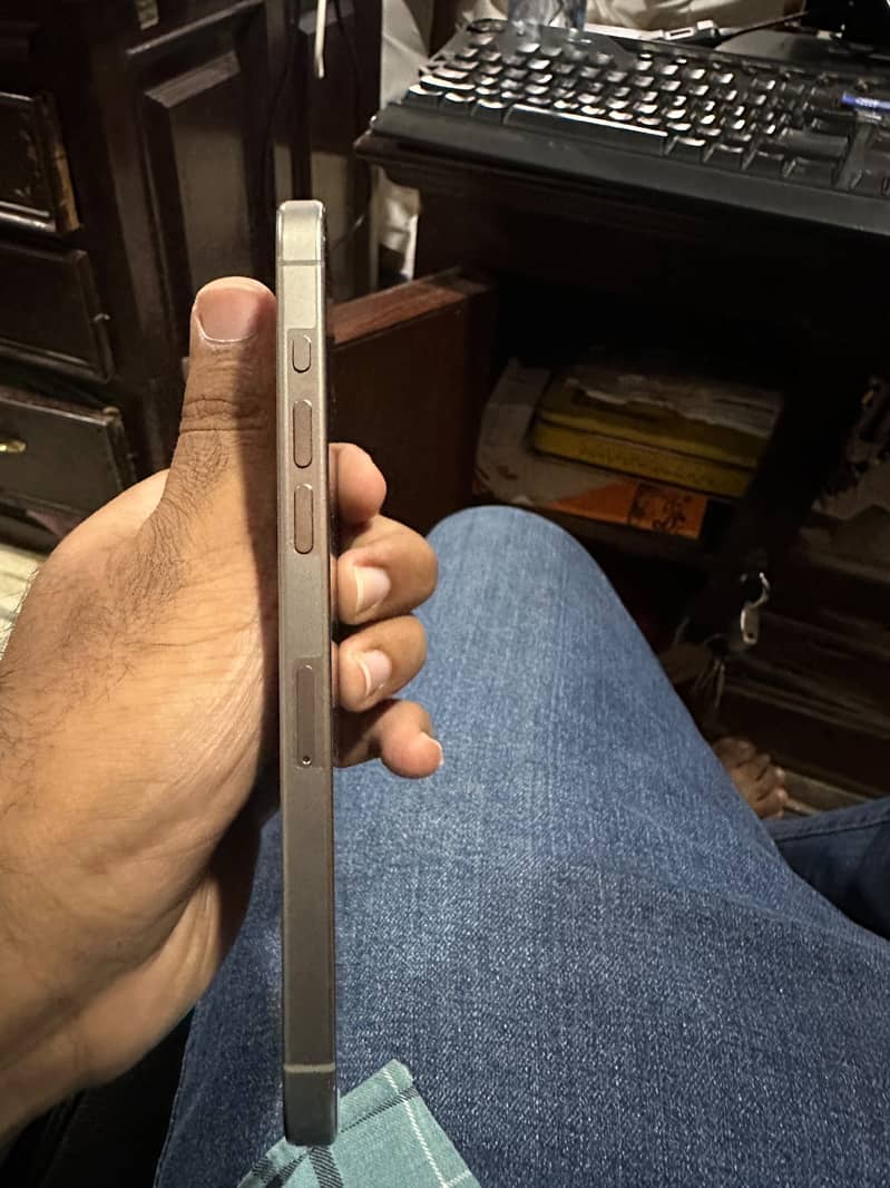 Apple iPhone 15 Pro Max 5