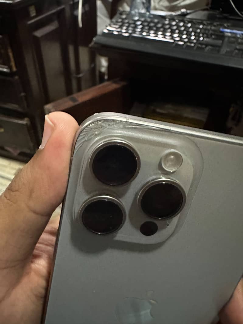 Apple iPhone 15 Pro Max 6