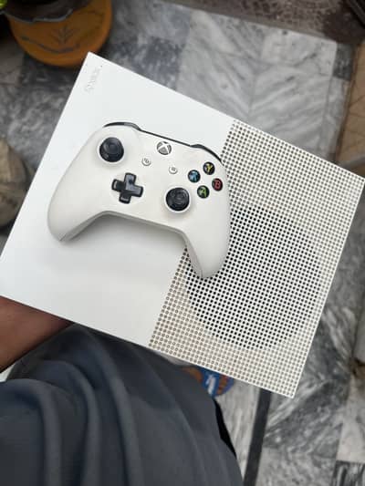 Xbox One S 500gb | Good Condition