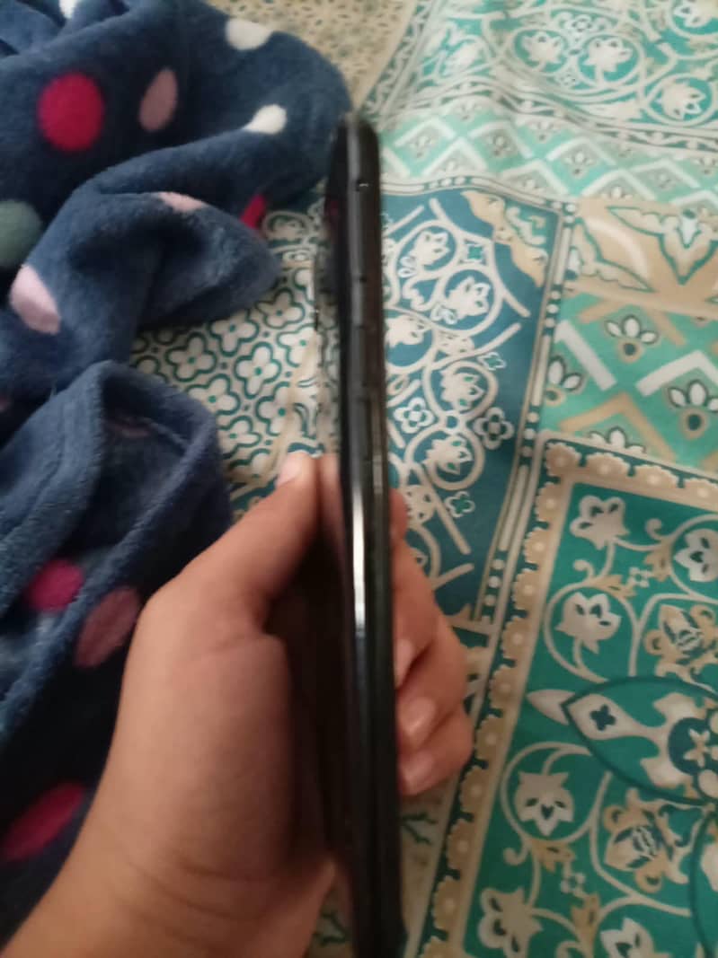 Samsung Mobile A10S 1