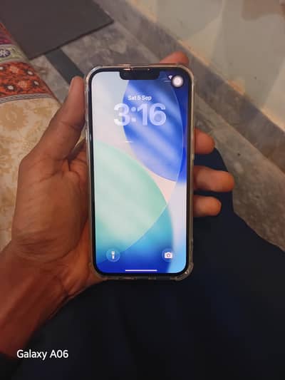 Apple iPhone 13