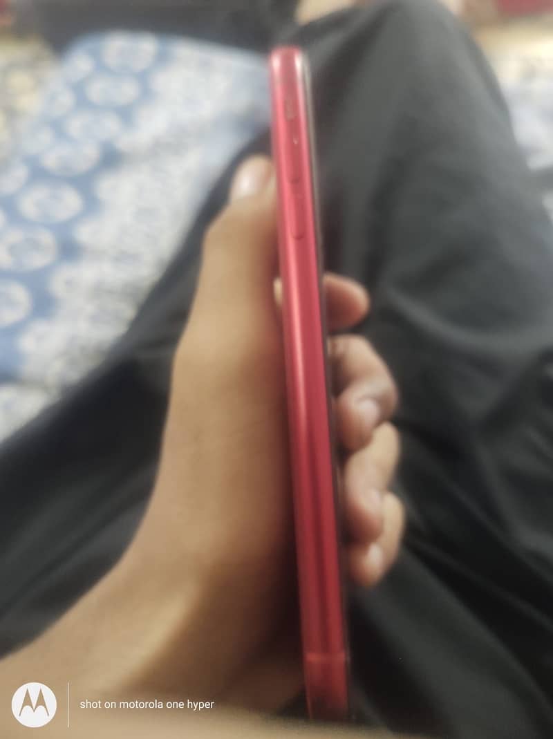 Apple iPhone XR 4