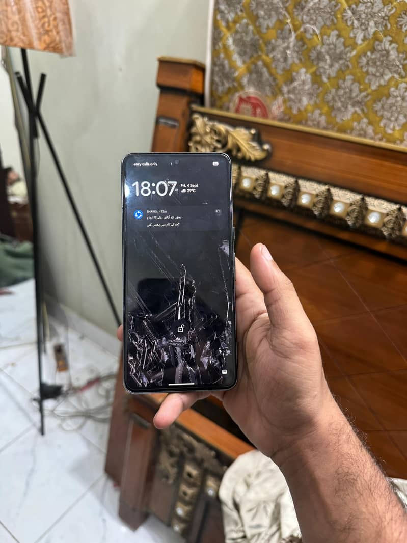 Google Pixel 8 Pro official pta 4