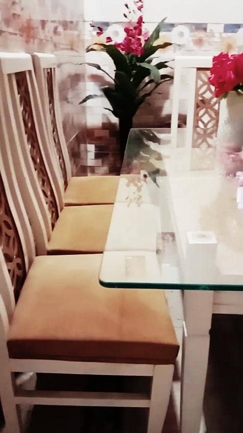 6 seater dining table 0