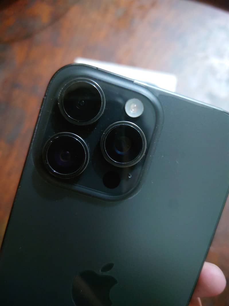 Apple iPhone 15 Pro Max JV 1