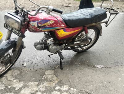 CD 70 2000 model good condition03227603193
