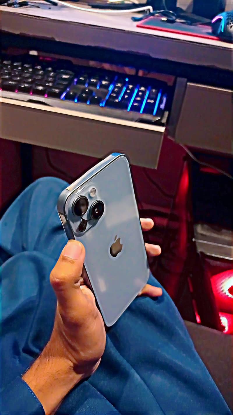 Apple iPhone 14 0