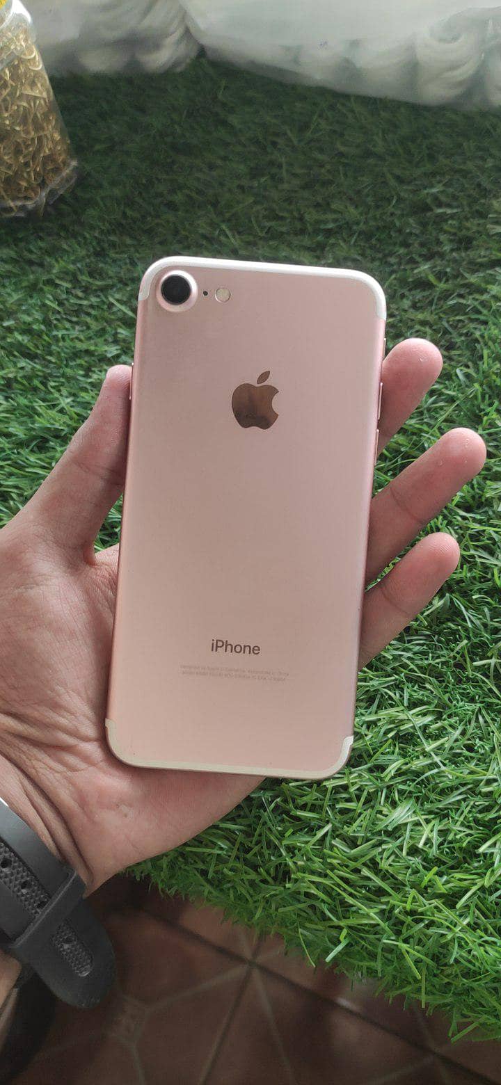 Apple iPhone 7 1