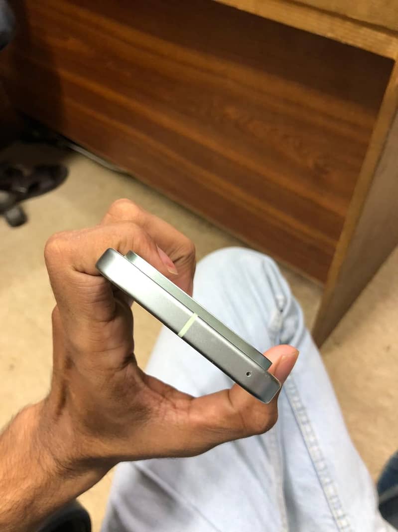 Google Pixel 9 4