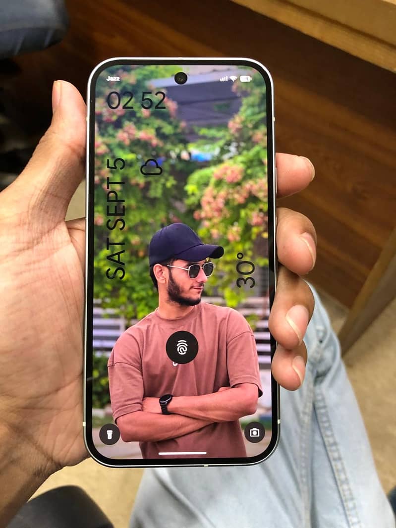 Google Pixel 9 8
