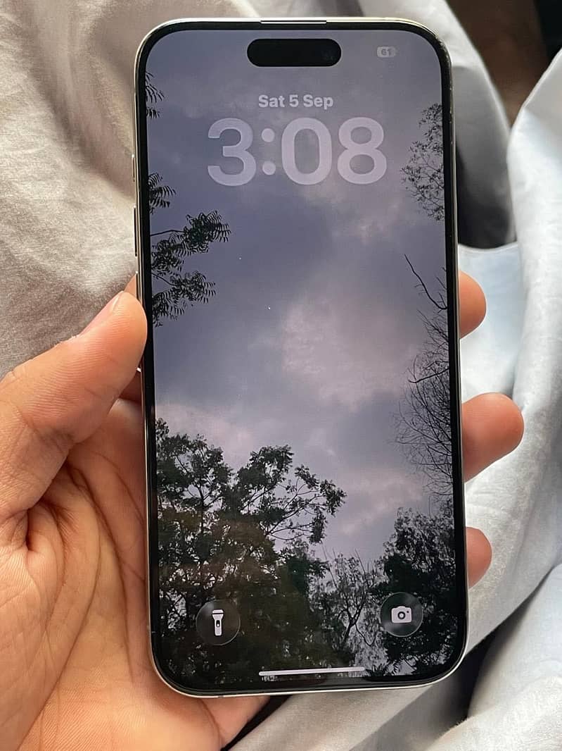 Apple iPhone 15 Pro jv 5
