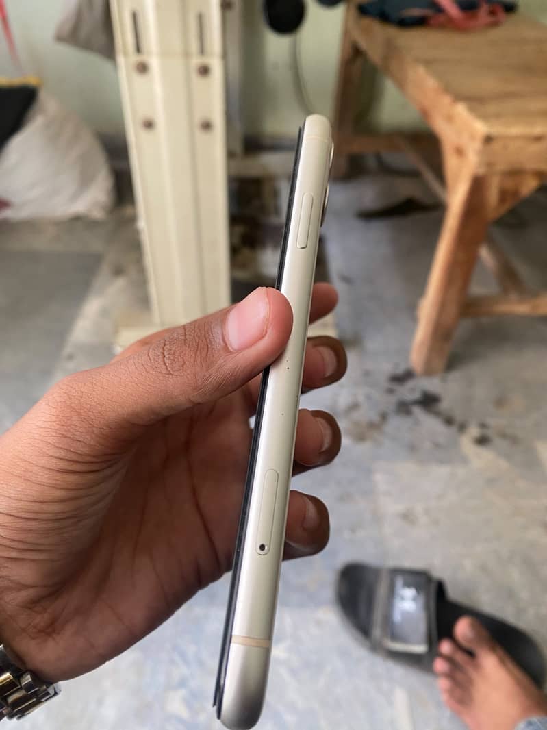Apple iPhone 11 2