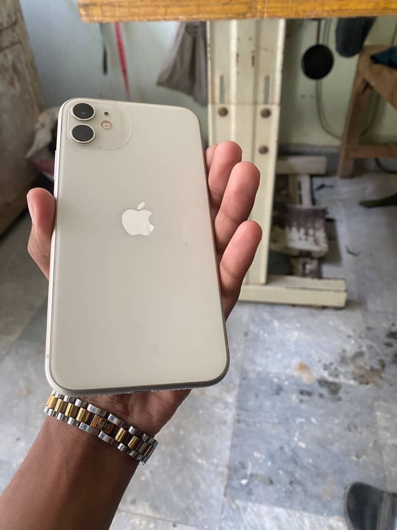 Apple iPhone 11 3