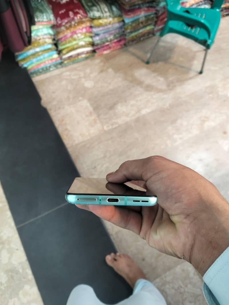One Plus 8T 4