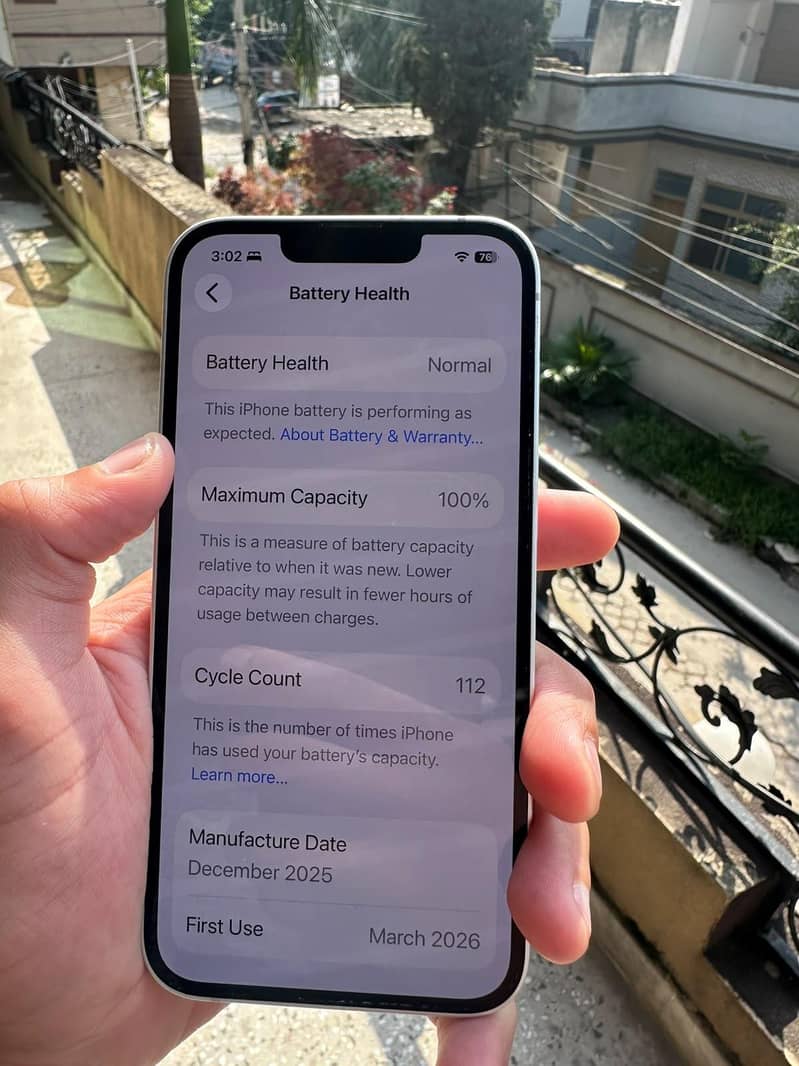 Apple iPhone 17e 6