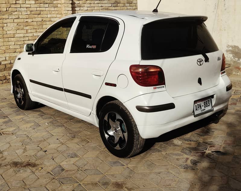 Toyota Vitz 2004 1