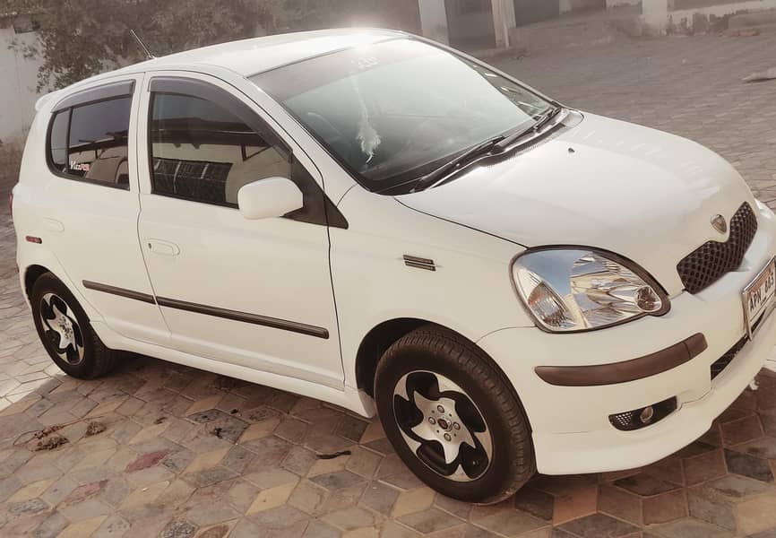 Toyota Vitz 2004 4