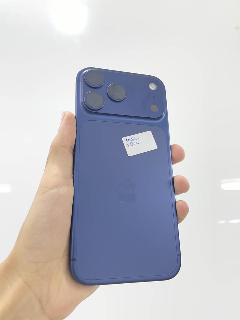 Apple iPhone 17 Pro Max 1