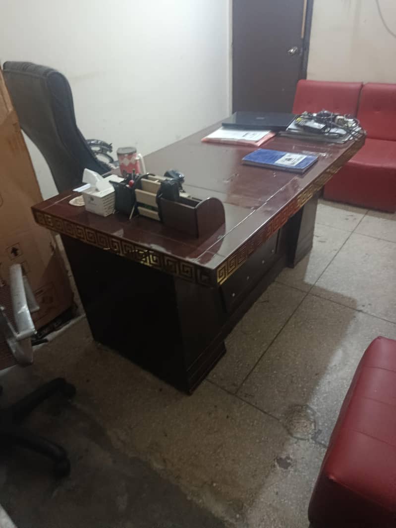 Office table used 1