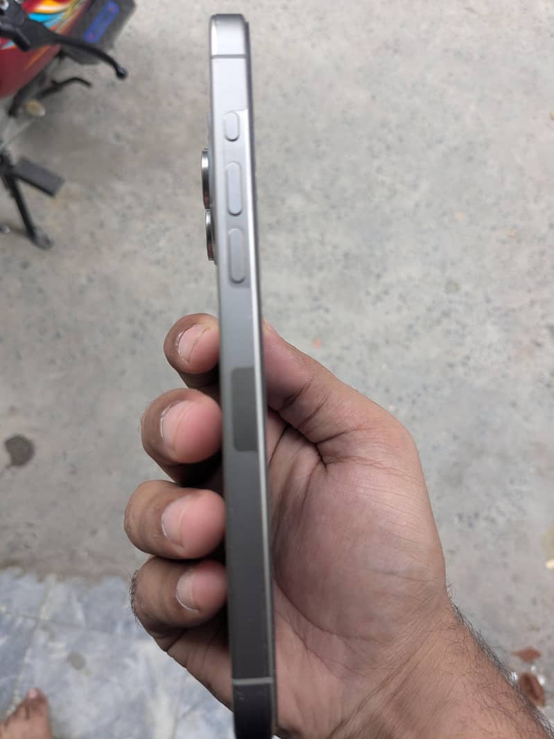 Apple iPhone 15 Pro Max Jv 4
