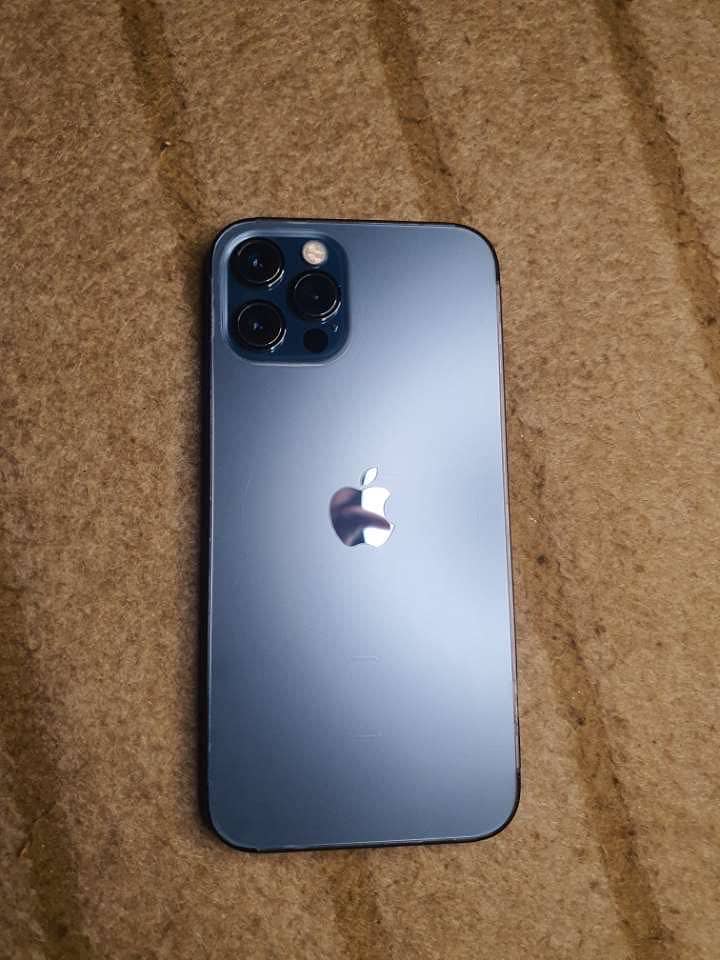 Apple iPhone 12 2