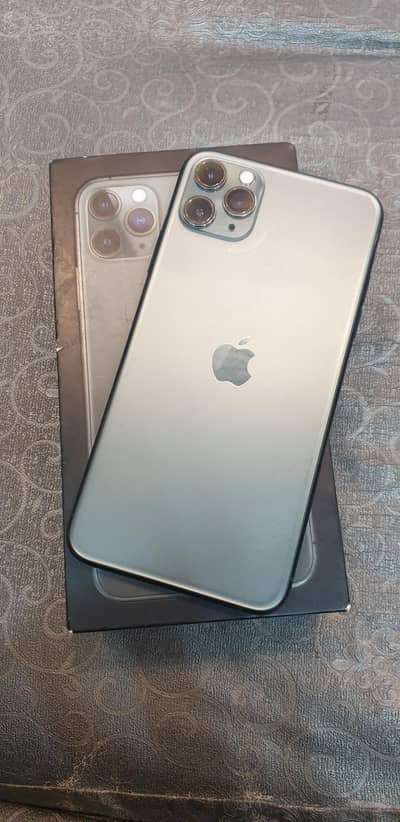 Apple iPhone 11 Pro Max, with box . 256 GB Storage .