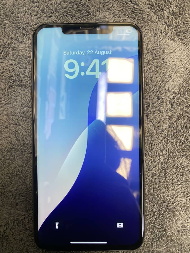 Apple iPhone XS Max 1