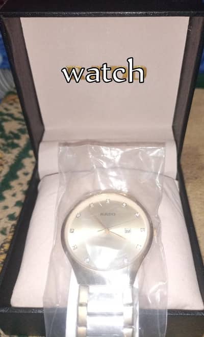 Men's Two Tone Golden Watch With Box - Brand New Unused stylish menn
