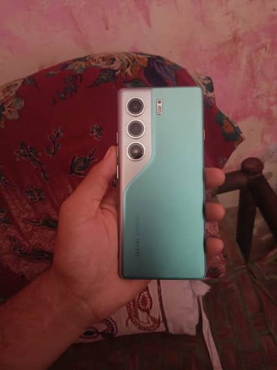 Tecno CAMON 40 Pro