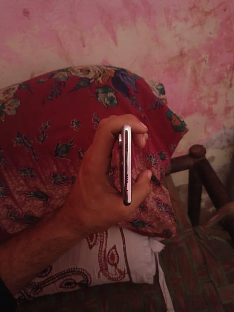 Tecno CAMON 40 Pro 4