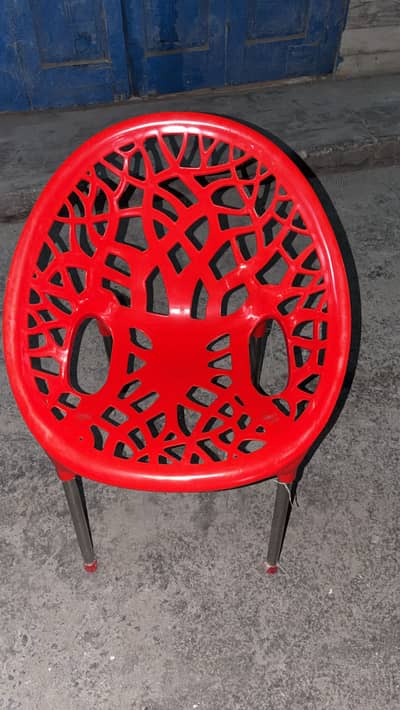 Slightly used pure plastic chairs and tabels